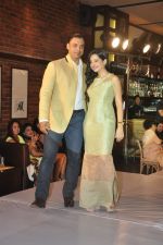 Shoaib Akhtar, Amy Billimoria at the launch of Signature Collection of Earth 21 in Kurla Phoenix on 26th April 2014 (91)_535ca6228e818.JPG