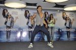 Kriti Sanon and Tiger Shroff celebrate World Dance day during the promotion of upcoming film Heropanti on 28th April 2014 (33)_535f7cb9cddf3.JPG