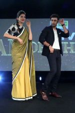 Deepika Padukone during the NDTV Indian of the year awards on 29th April 2014 (16)_5360d278b6a9c.JPG