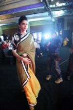 Deepika Padukone during the NDTV Indian of the year awards on 29th April 2014 (5)_5360d1ebe7a90.JPG