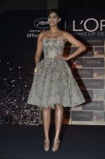 Sonam Kapoor at L_oreal event for Cannes Film Festival in Mumbai on 30th April 2014 (10)_53624ba63a70f.JPG