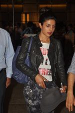 Priyanka Chopra snapped at the airport on 4th May 2014 (35)_53677a7d221b5.JPG