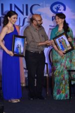 Soha Ali Khan, Sharmila Tagore, Govind Nihalani at Clinic plus and Plan India launch their association to empower mothers and daughters in Marriott, Mumbai on 6th May 2014 (51)_5369b704f159c.JPG