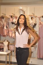 Lisa haydon at marks n spencer lingerie launch in Malad, Mumbai on 7th May 2014 (39)_536aeb5d430a9.JPG