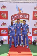 Mumbai indians at kingfisher bowl out event in Phoenix, Mumbai on 8th May 2014 (21)_536c58ff51ed1.JPG