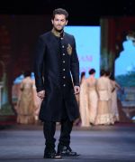 Neil Mukesh walks for Vikram Phadnis at Pidilite CPAA Show in NSCI, Mumbai on 11th May 2014  (6)_5370b30a1a10b.JPG