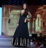walks for Vikram Phadnis at Pidilite CPAA Show in NSCI, Mumbai on 11th May 2014  (49)_5370b480ce89a.JPG