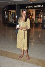 Mugdha Godse snapped shopping in Infinity Mall, Andheri, Mumbai on 13th May 2014 (7)_5373608a1adbc.JPG