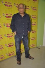 Mahesh Bhatt at CityLights Movie Promotions at Radio Mirchi  on 14th May 2014(34)_53744bbad8007.JPG