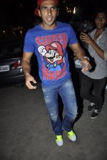 Ranveer Singh at Music Director Mikey Mccleary_s The Bartender_s new album launch in Blue Frof, Mumbai on 14th May 2014 (54)_537448bbe8441.JPG