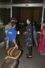 Sonam Kapoor and Rhea Kapoor leave for Cannes in Airport, Mumbai on 16th May 2014 (21)_5376f4a7be00f.JPG