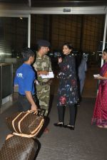 Sonam Kapoor and Rhea Kapoor leave for Cannes in Airport, Mumbai on 16th May 2014 (22)_5376f4a8447f7.JPG