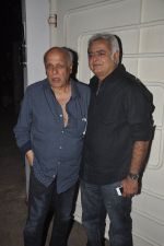 Mahesh Bhatt, Hansal Mehta at Citylights screening in Sunny Super Sound in Mumbai on 19th May 2014 (44)_537af4c81f033.JPG