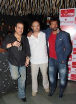ravi behl, raju singh and jaaved jaaferi at the boogie woogie karaoke party at Rude Lounge, Bandra_537cb4d37a469.jpg