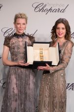 Cate_Blanchett_Adele_Exarchopoulos_03_537f30151c0f2.jpg