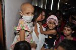 Sushmita Sen spends time with kids in PVR, Mumbai on 22nd May 2014 (18)_537efaa26ce76.JPG