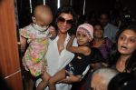 Sushmita Sen spends time with kids in PVR, Mumbai on 22nd May 2014 (24)_537efaa580b5e.JPG