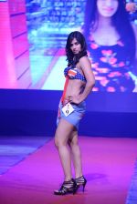 at Pefect Miss Mumbai beauty contest in St Andrews, Mumbai on 24th May 2014 (86)_5381c31edefe9.JPG