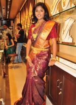 Eesha Telugu Actress wedding Saree photos (12)_5385881548e55.jpg