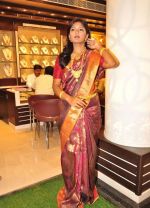 Eesha Telugu Actress wedding Saree photos (6)_538588107b95a.jpg