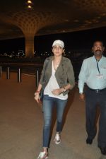 Anushka Sharma Snapped at airport on 28th May 2014 (4)_5386d3c72f408.JPG