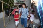 Farah Khan snapped with her kids in Mumbai on 30th May 2014 (18)_53894c07795f8.JPG