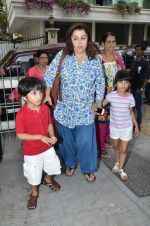 Farah Khan snapped with her kids in Mumbai on 30th May 2014 (7)_53894c0287334.JPG