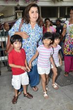 Farah Khan snapped with her kids in Mumbai on 30th May 2014 (9)_53894c0389ade.JPG