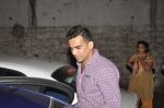 Zaheer Khan snapped outside Olive on 30th May 2014 (1)_538945a45deef.JPG