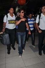 Shahrukh Khan returns after winning IPL 2014 in Mumbai Airport on 2nd June 2014 (10)_538d5d9b0d86d.JPG