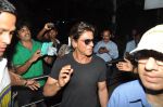 Shahrukh Khan returns after winning IPL 2014 in Mumbai Airport on 2nd June 2014 (16)_538d5d9e4f503.JPG