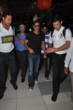 Shahrukh Khan returns after winning IPL 2014 in Mumbai Airport on 2nd June 2014 (7)_538d5d996e61d.JPG