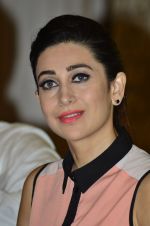 Karisma Kapoor at Jackpot lottery for playwin in Four Seasons on 5th June 2014 (30)_539167e104e21.JPG