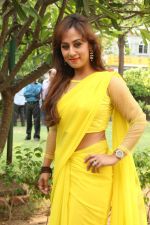 Maanu Actress New Stills in Yellow Sari (10)_53915834eb99b.jpg