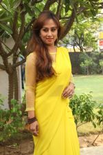 Maanu Actress New Stills in Yellow Sari (5)_539158329c831.jpg