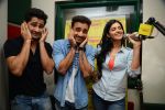 Deeksha Seth singing for Armaan Jain and RJ Abhimanyu Khanna of Radio Mirchi_539274e392289.jpg