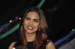 Esha Gupta promote Humshakals on the sets of DID in Famous on 11th June 2014 (105)_53997725a943a.JPG