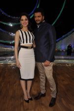 Tamannaah Bhatia, Riteish Deshmukh promote Humshakals on the sets of DID in Famous on 11th June 2014 (84)_539977e20e129.JPG