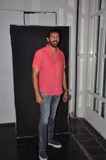 Kabir Khan at Amit Sadh bday bash in Villa 69, Mumbai on 12th June 2014 (55)_539aa13aa23c5.JPG