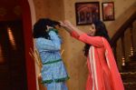 Vidya Balan on the sets of Comedy Nights with Kapil in Filmcity on 13th June 2014 (97)_539bb0ccb2585.JPG