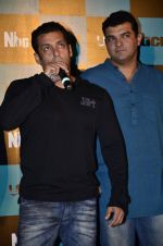 Salman Khan, Siddharth Roy Kapoor promote Klick in Gaiety, Mumbai on 15th June 2014 (46)_539eac21d2d0c.JPG