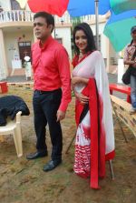 Sumeet Raghavan, Rupali Bhosale at Transformers integration with Sab TV serial Bade Door Se Aaye Hain in Malvani, Mumbai on 16th June 2014 (44)_53a029498b2bb.JPG