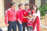 Sumeet Raghavan, Vinay Rohrra, Sujay Bhagwe, Rupali Bhosale at Transformers integration with Sab TV serial Bade Door Se Aaye Hain in Malvani, Mumbai on 16th June 2014 (61)_53a029d65bf08.JPG