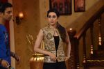 Karishma Kapoor on the sets of Comedy Nights with Kapil in Mumbai on 18th June 2014 (2)_53a2a881b7df8.JPG
