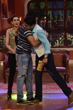 Karishma Kapoor, Armaan Jain on the sets of Comedy Nights with Kapil in Mumbai on 18th June 2014 (10)_53a2a89070e46.JPG