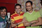Sukhwinder Singh jams with Meet Bros in Andheri, Mumbai on 18th June 2014 (19)_53a2a8aa04fb2.JPG