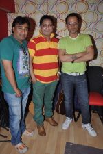 Sukhwinder Singh jams with Meet Bros in Andheri, Mumbai on 18th June 2014 (28)_53a2a8af70223.JPG