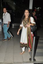 Vidya Balan snapped at airport as she returns from Hyderabad on 20th June 2014 (12)_53a4e6b793501.JPG