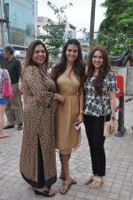 Esha Gupta holds a special screening of Humshakals for family and friends on 21st June 2014 (5)_53a64f7480d80.JPG