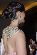 Sonam Kapoor at Rahul Mishra celebrates 6 years in fashion with Grazia in Taj Lands End on 26th June 2014 (522)_53ad7794897ca.JPG